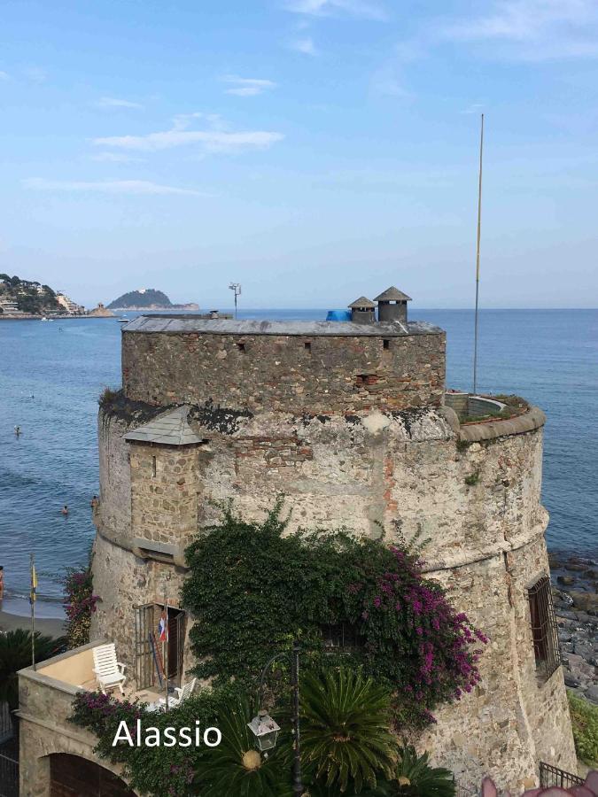 Case Rossa E Blu Villanova d'Albenga Zewnętrze zdjęcie