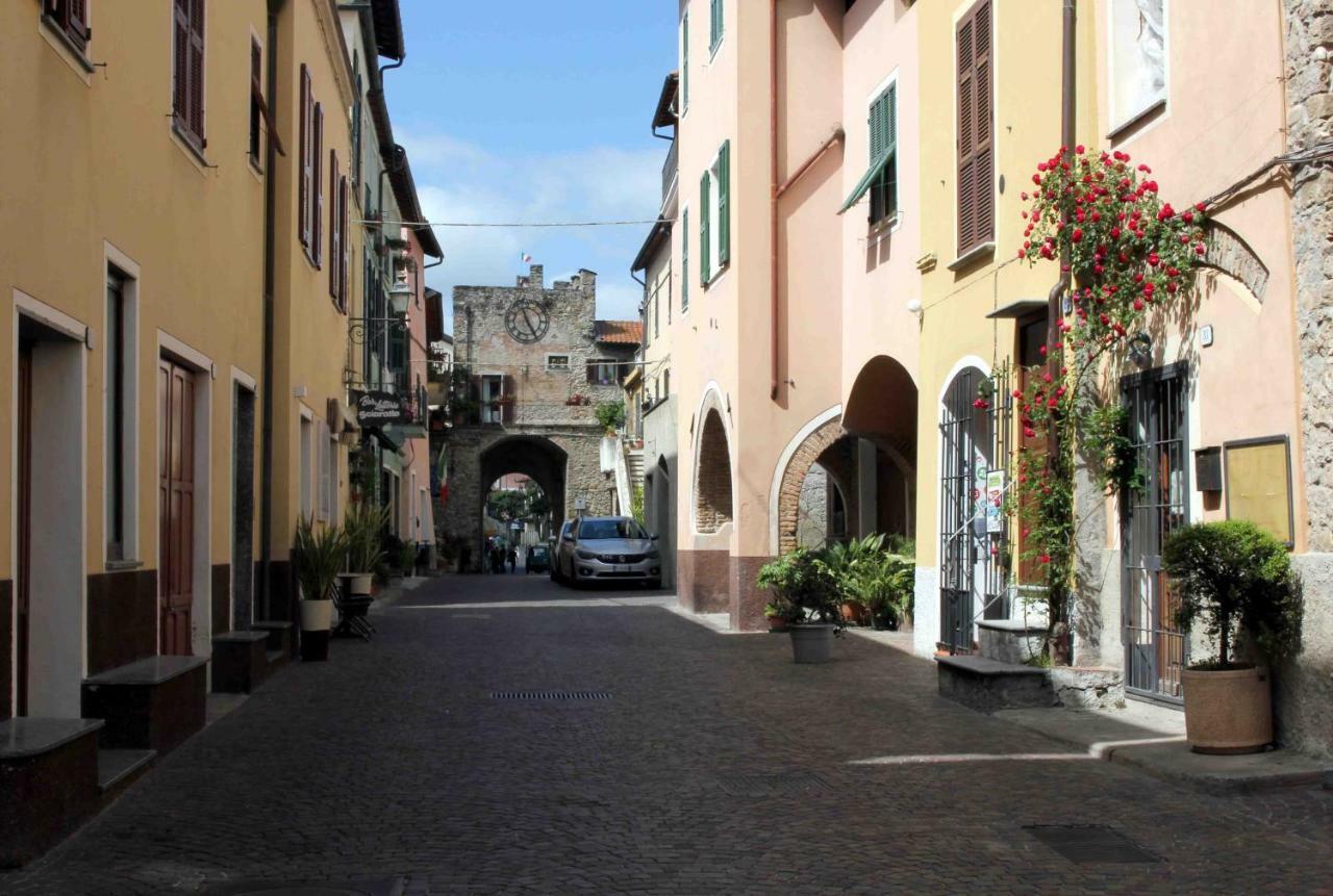 Case Rossa E Blu Villanova d'Albenga Zewnętrze zdjęcie